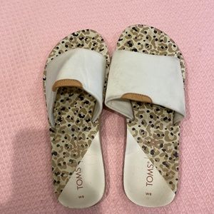 Toms size 6 white sandals